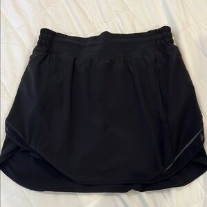 Lululemon hotty hot skirt black size 6 golf tennis liner pockets